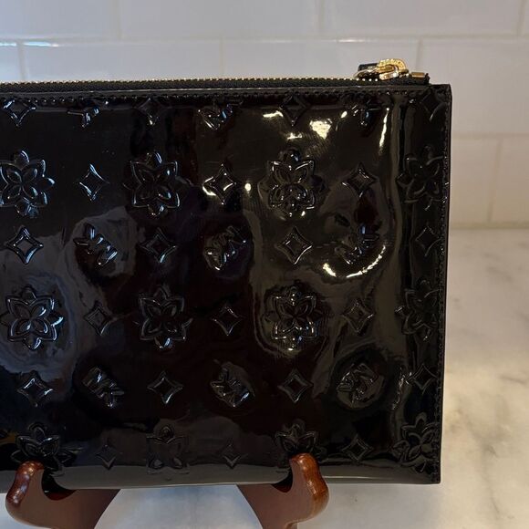 Michael Kors Patent Leather Embossed XL Wristlet Pouch Clutch - Picture 6 of 16